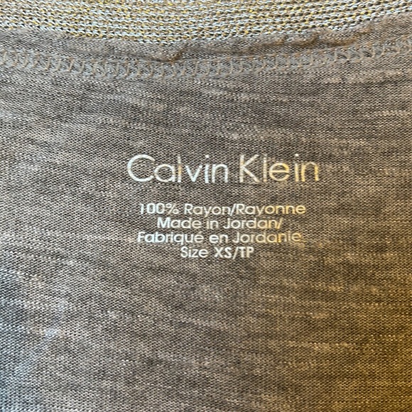 Calvin Klein t-shirt with sparkly ✨✨✨ neck - Picture 2 of 4